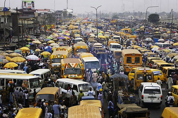 With an estimated population of 14 million now, Lagos is one of the fastest growing cities on the African continent. By 2020, it is expected to be the third largest city in the world, with 24 million people. After decades of military rule, and in spite of enormous oil revenue, Nigeria suffers from mass poverty, dysfunctional public services and broken down infrastructures. Consequently, Lagos has a reputation for being one of the most dangerous cities in the world and many Africans prefer to avoid it.